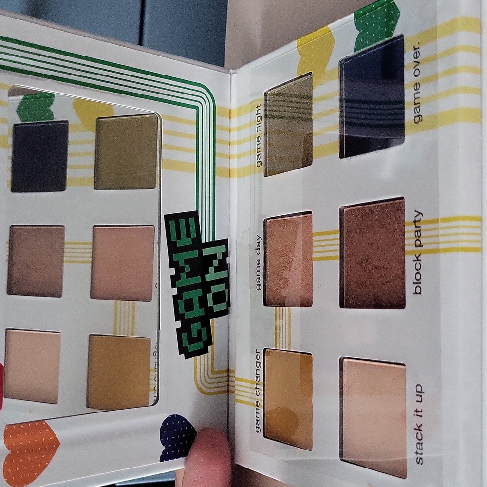 TETRIS eyeshadow palette